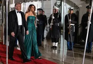 Melania pojawiła się w wyjątkowej sukni. Ukryte przesłanie? Spójrzcie na kolor