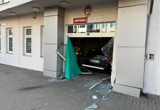 Wjechał w komisariat. Jest akt oskarżenia