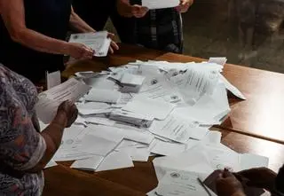 "Teorie spiskowe" i "komitety widmo". Co z ponownym liczeniem głosów
