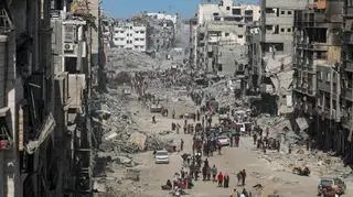 Życie wraca do miasta Gaza