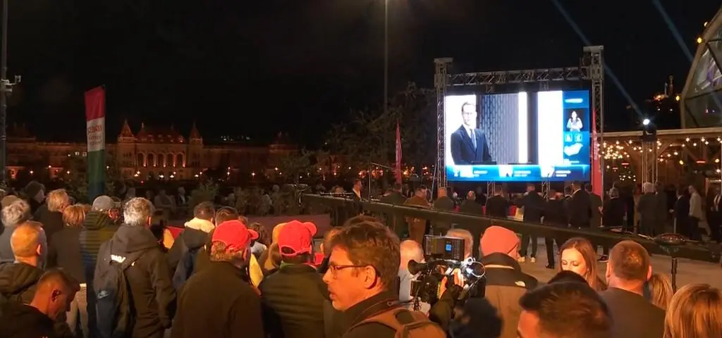 "Frekwencja na wiecu Orbana nie jest porywająca". Dojdzie do zmiany? 