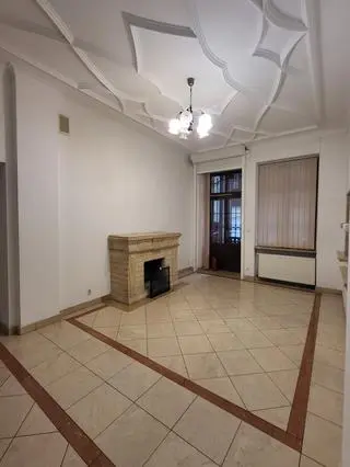 Kamienica po Konsulacie Generalnym Rosji w Krakowie