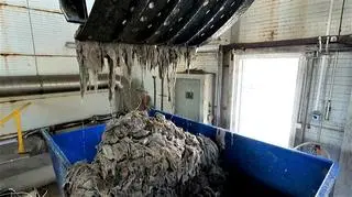 Ponad tysiąc ton śmieci przypływa co roku kanałami do łódzkiej oczyszczalni ścieków