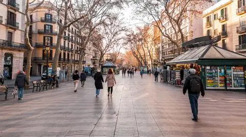 barcelona hiszpania shutterstock_2153597591