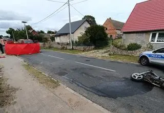 Dwóch nastolatków na motocyklu. Jeden z nich zginął 