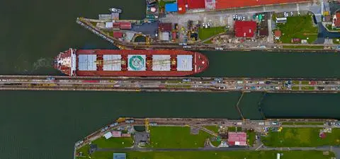 Czy Kanał Panamski przejęli Chińczycy? I czy USA mają prawo go "odebrać"?