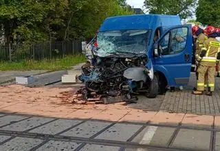 Zderzenie busa z lokomotywą. "Można mówić o dużym szczęściu"