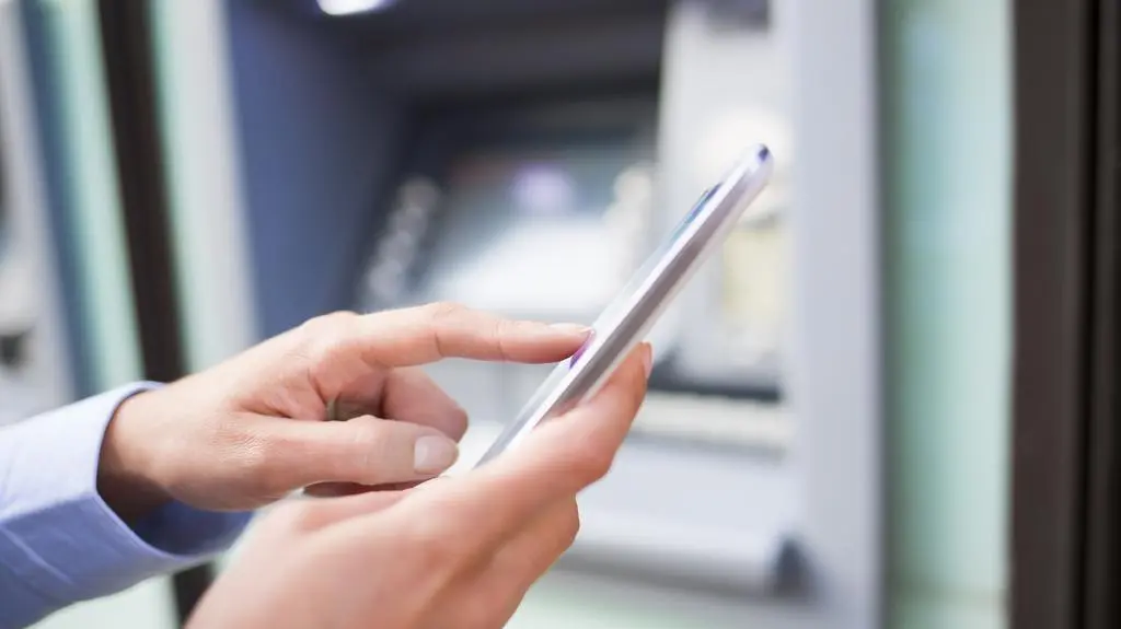 telefon, bankomat, smartfon