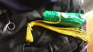 Jeden z 23-latków miał przy sobie amfetaminę i materiał pirotechniczny z zapalnikiem gotowym do użycia