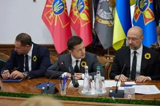Denys Szmyhal na naradzie z prezydentem Zełenskim  