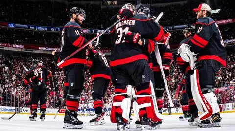 Demolka na lodzie. Hurricanes rozgromili Canadiens i są w wielkim finale