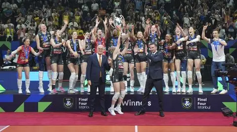 Wołosz wzniosła puchar. Po raz trzeci wygrała Ligę Mistrzyń