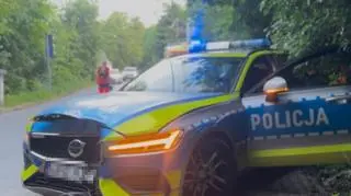 Wjechali na czerwonym i zderzyli się z autem