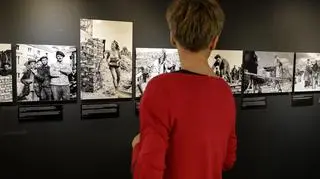 Wystawa zdjęć z odbudowy stolicy