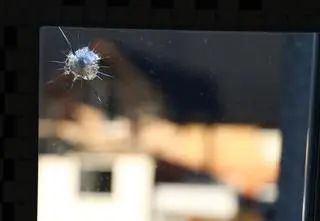 Strzelał w kierunku szkoły, zarzuty i areszt 