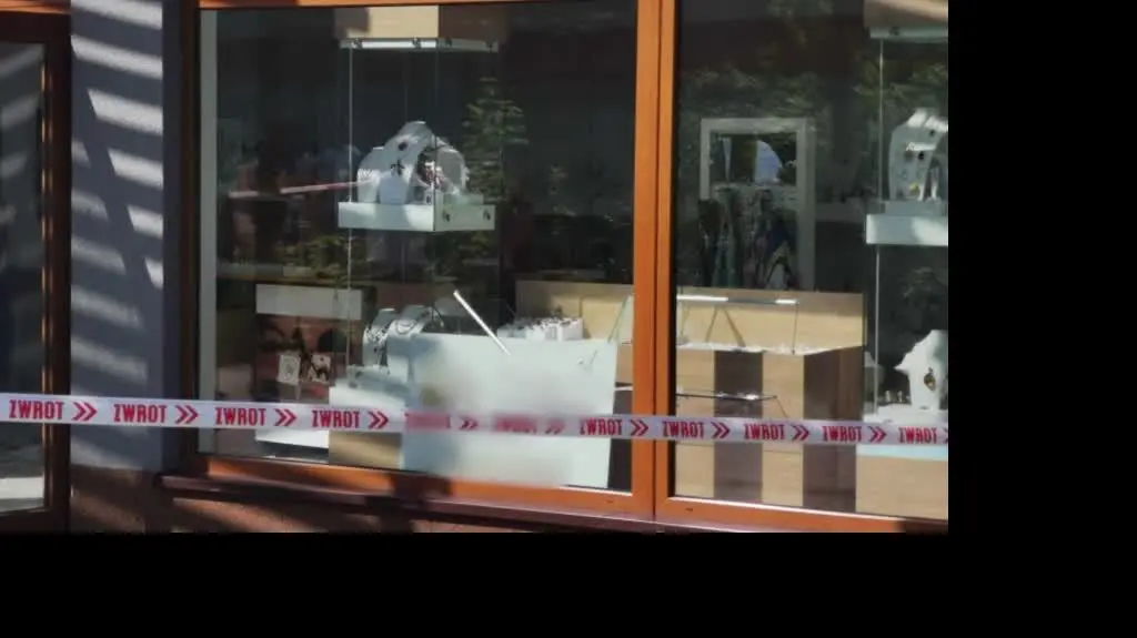 Włamanie do jubilera w Dźwirzynie