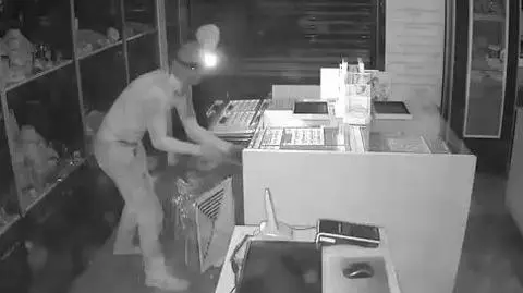 Mężczyzna odpowie za obrabowanie salonu jubilerskiego