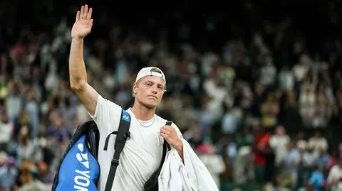 Był rewelacją Wimbledonu. W wieku 28 lat kończy karierę