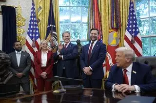 Donald Trump podczas rozmowy z dziennikarzami