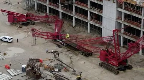 Na placu budowy w Merritt Island w środkowej części Florydy runął dźwig 