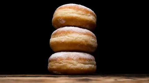 paczki paczek shutterstock_2268773341