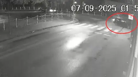 Samochód zatrzymał się na budynku mieszkalnym