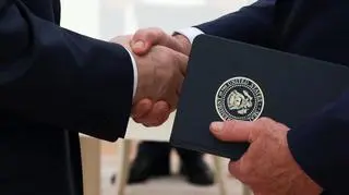 epa12285839