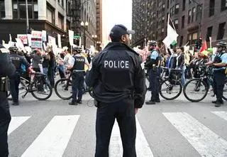 Chicago przygotowuje się na interwencję Gwardii Narodowej. Apel kościołów