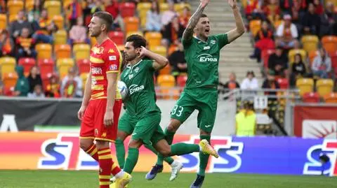 Dwie czerwone kartki w Białymstoku. Radomiak doczekał się zwycięstwa