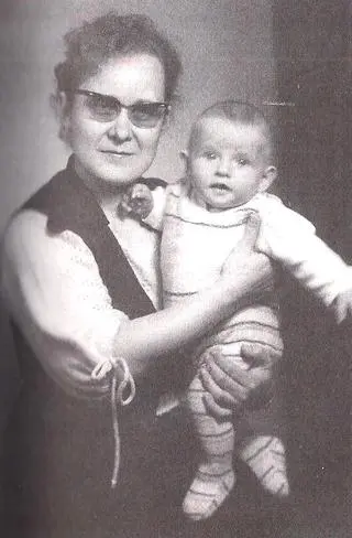 W 1974 roku na świat przyszła Marysia, którą doktor Gabrysiak adoptowała