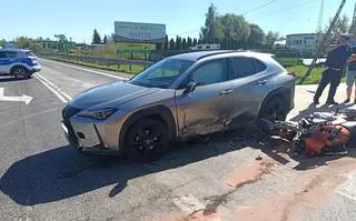 Według policji lexus nagle zajechał drogę motocyklowi
