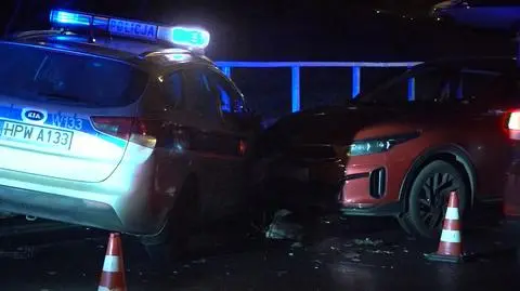 Radiowóz wjechał w dwa auta 