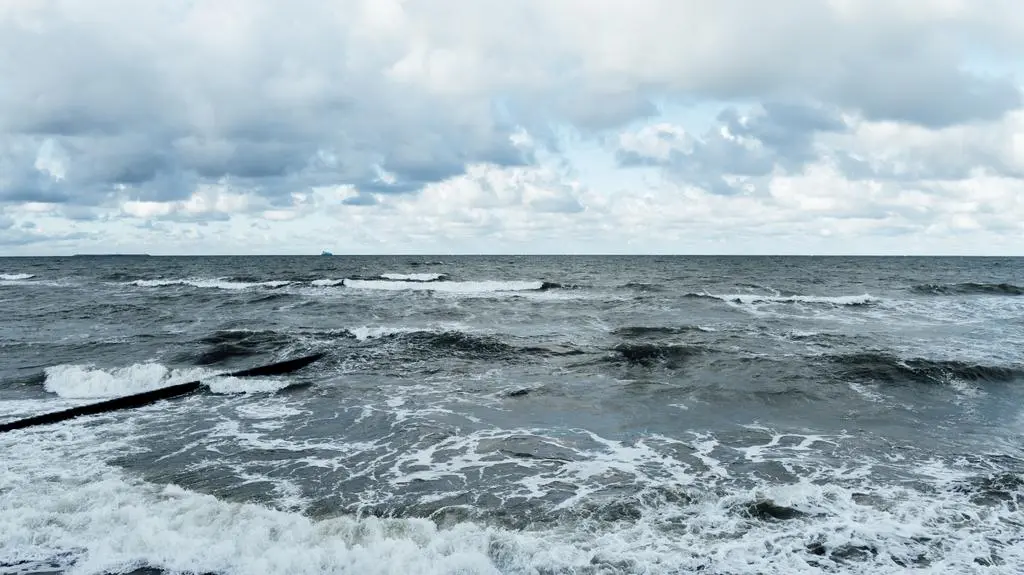 Statek "floty cieni" na Bałtyku. Premier i minister obrony zabrali głos