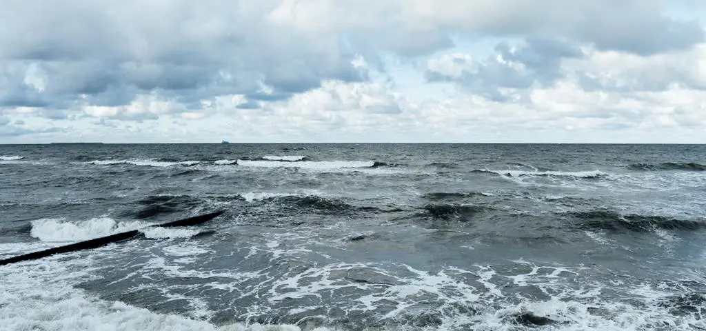 Statek "floty cieni" na Bałtyku. Premier i minister obrony zabrali głos