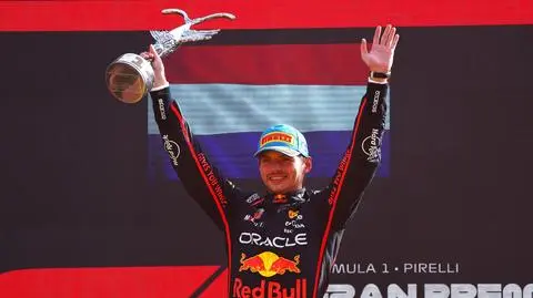 Verstappen triumfuje w słynnym wyścigu. Za nim liderzy Formuły 1