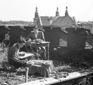 Archeolodzy na Wawelu w 1954 roku