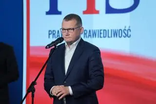 14.10. 2024 r. Paweł Szefernaker podczas konferencji prasowej w siedzibie Prawa i Sprawiedliwości