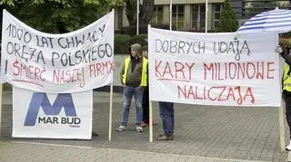 Protest przed siedzibą MON