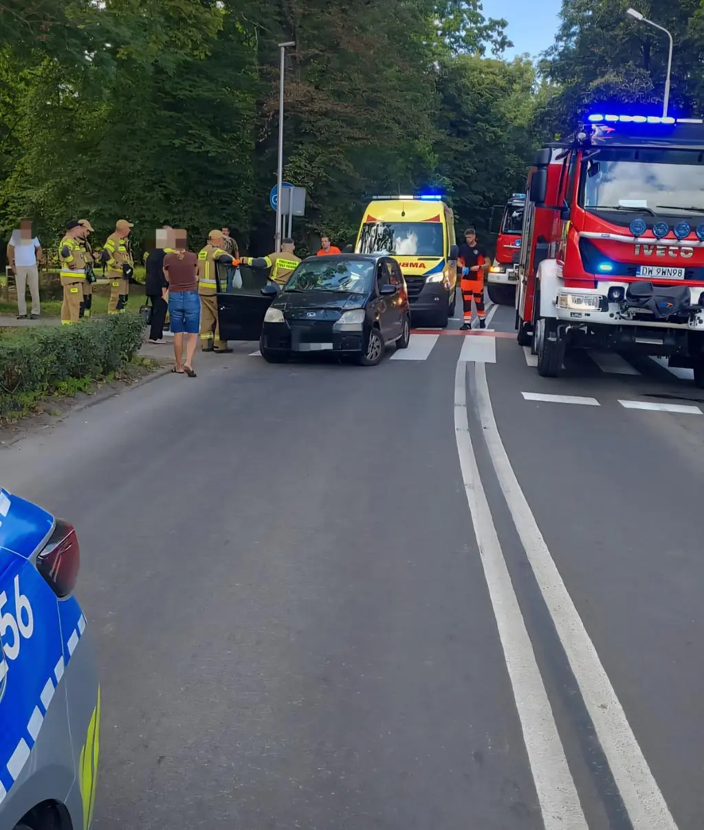 Kierowca potrącił trzy dziewczynki