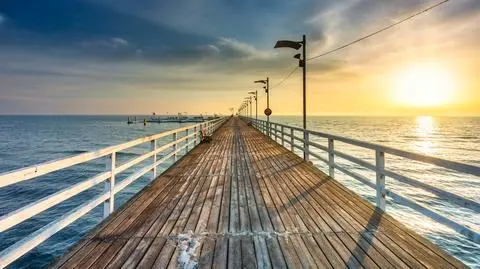 molo baltyk Mechelinki shutterstock_1924181786