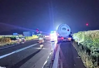 Zderzenie cysterny i samochodu osobowego. Ulatniał się gaz