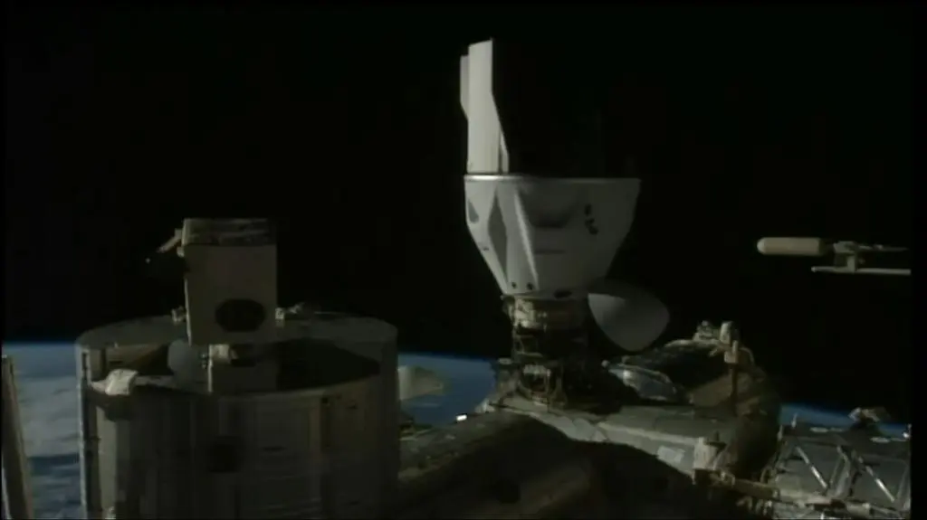 Dragon już przy ISS