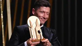 Robert Lewandowski won the Gerd Muller award for best striker of the year