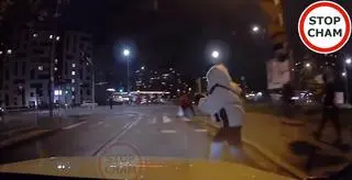 Kobieta przechodziła w niedozwolonym miejscu 