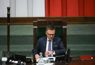 Nocne spotkanie PiS z Hołownią. "Byli wściekli, że dziennikarze wiedzą"