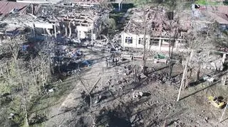 Skutki ataku z powietrza junty na szpital w zachodniej Mjanmie