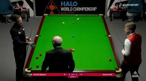 Telefon na ratunek. Niezwykła scena przy snookerowym stole