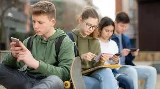 "Naszą rolą nie jest bycie miłymi". Będzie zakaz mediów społecznościowych