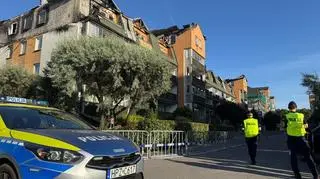 Działania policji na miejscu pożaru w Ząbkach