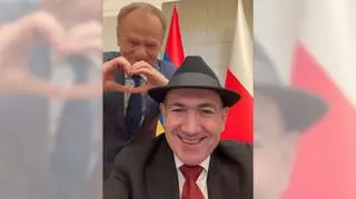 Scenka z Tuskiem i uściski premierów